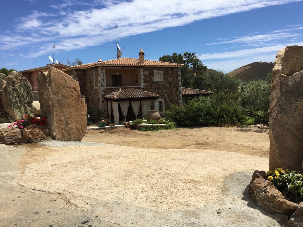 Il Giardino Di Daniela Panzió San Teodoro  Kültér fotó