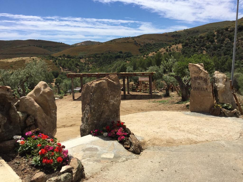 Il Giardino Di Daniela Panzió San Teodoro  Kültér fotó